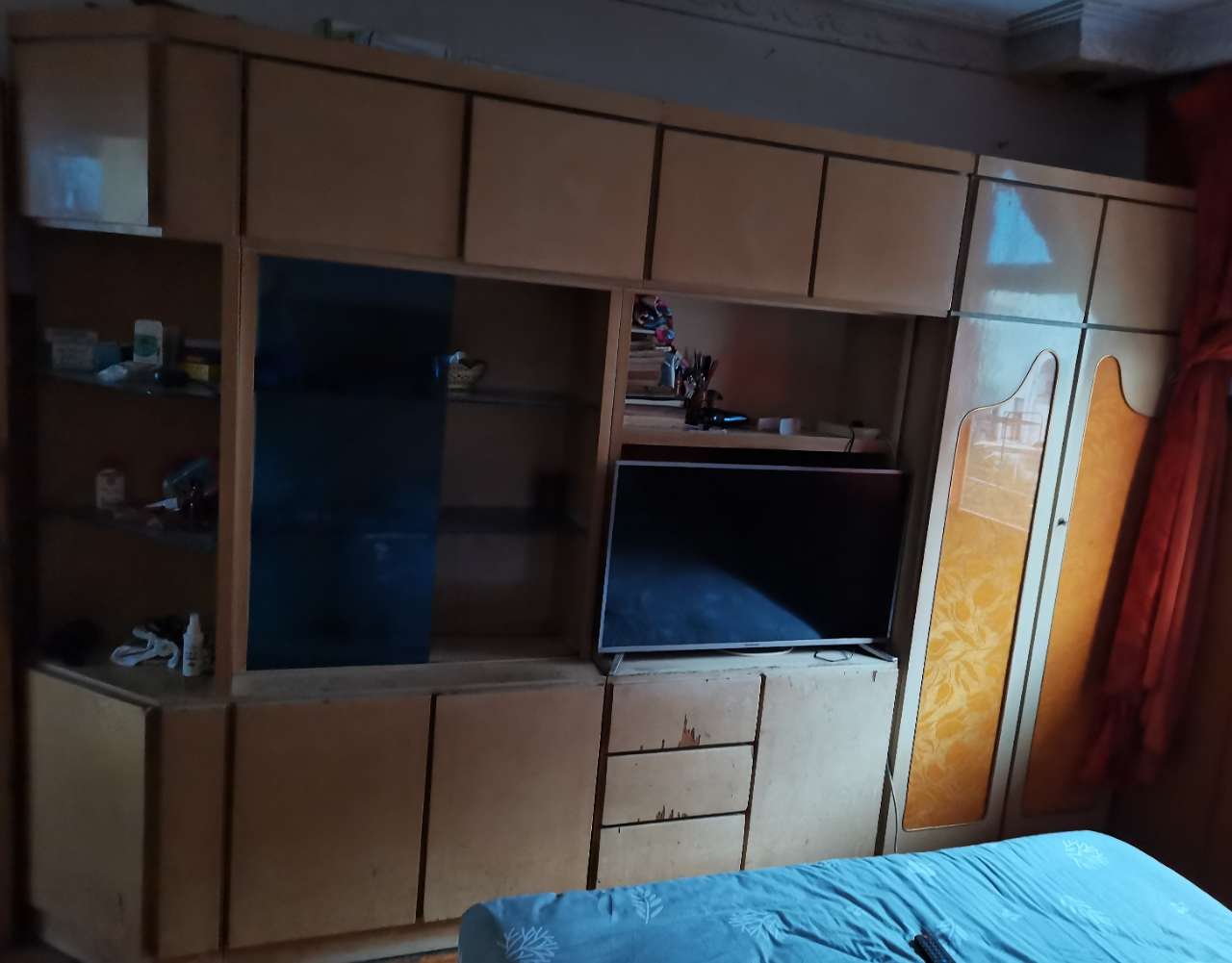 老式实用组合柜(衣柜,储物柜,电视柜)