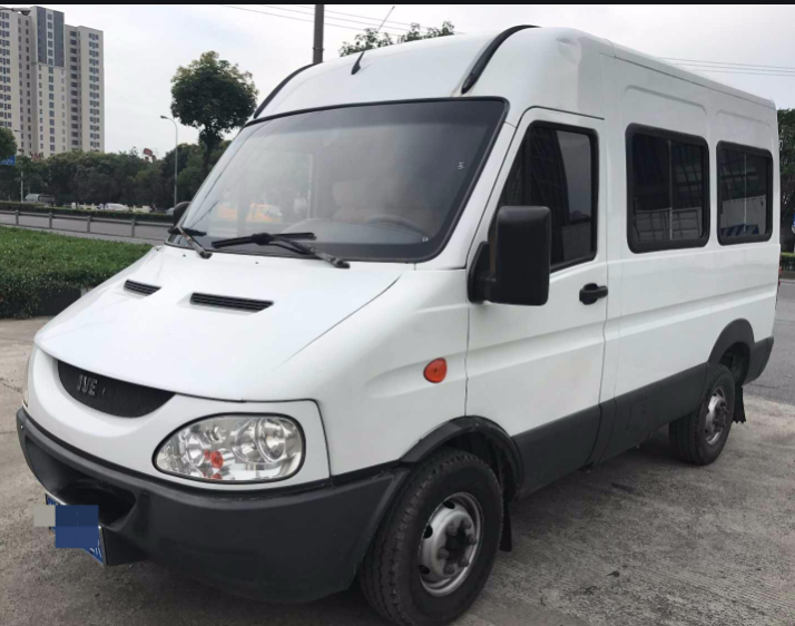 南京黄牌14座依维柯出租