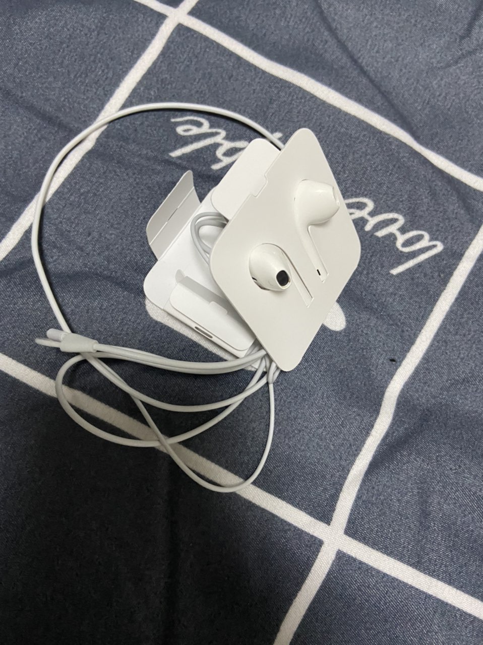 耳机苹果12全新100块,手表高仿浪琴9成新500